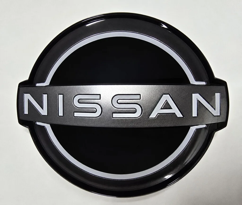 NISSAN QASHQAI J12 ÖN PANJUR LOGO AMBLEM 62890-6US0A